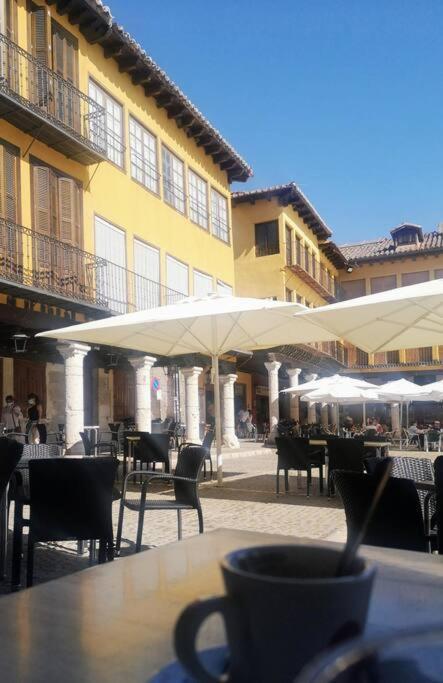 Casa El Tratado, Situada En El Casco Historico Con Patio Privado Ferienhaus Tordesillas